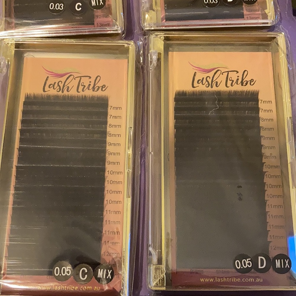 Lash Tribe Volume Extensions Kit - Picture 4 of 7
